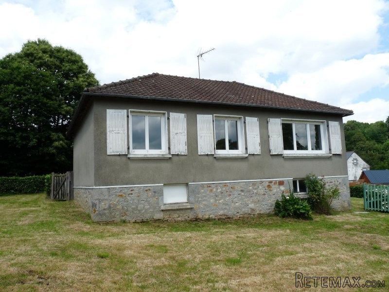 Traditional House in Quiet Setting