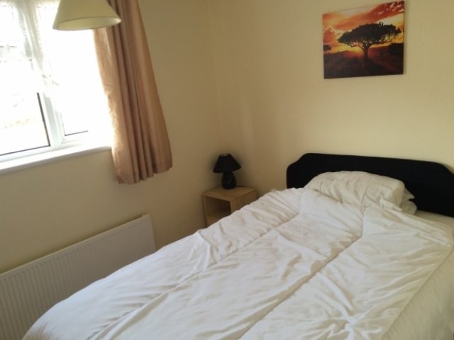 ROOM TO LET IN DAWLEY - ALL BILLS.. - 2