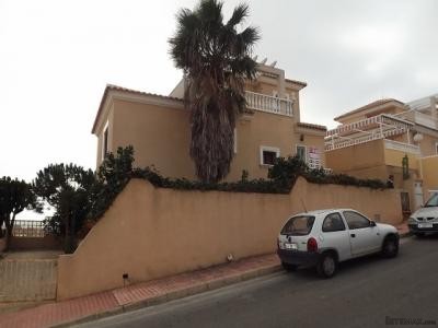 4 Bedrooms - Villa - Alicante - For Sale