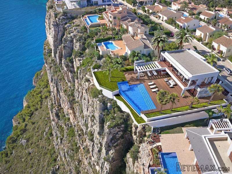 5 Bedrooms - Villa - Alicante - For Sale