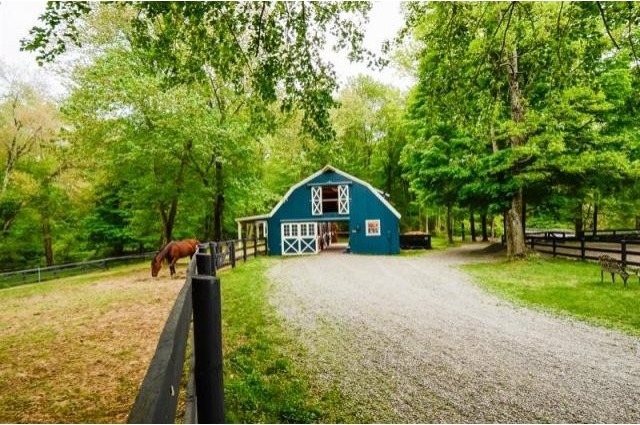 4 bedroom Residence For Sale: Bedford.. - 2