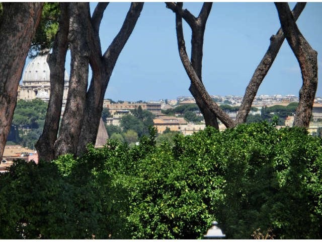 AVENTINE HILL, A PRESTIGIOUS APARTMENT
