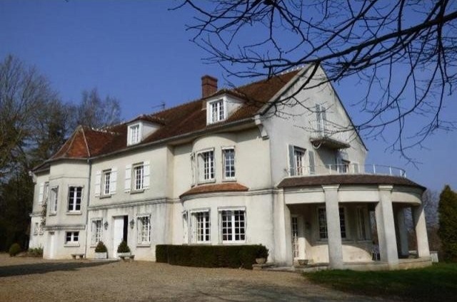 8 bedroom House For Sale: 60200 OISE