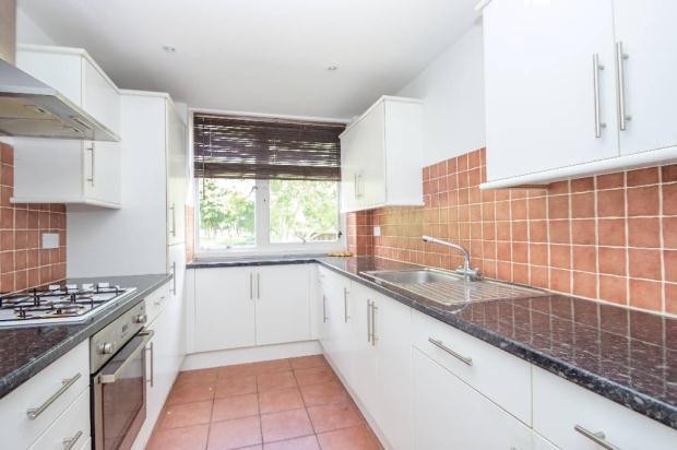2 bed flat to rent - 2