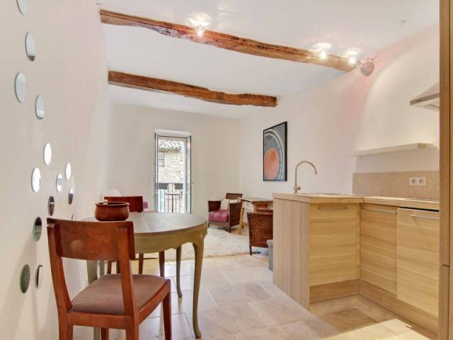 Chateauneuf de Grasse 2 room village..