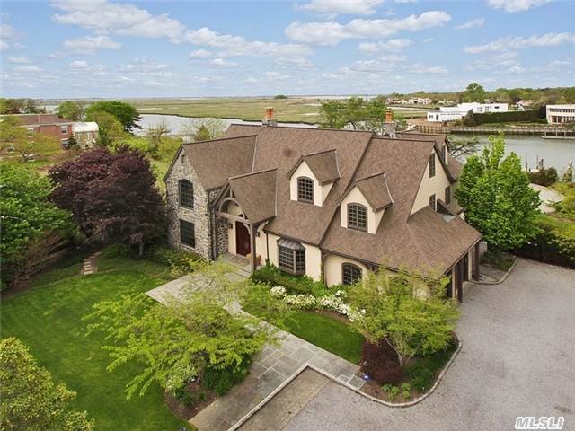 1080 Seawane Dr Hewlett Harbor, NY 11557