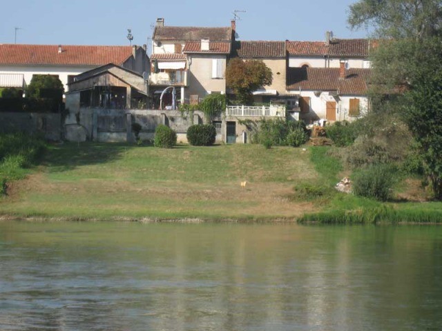 Village House On Banks Of River Garonne