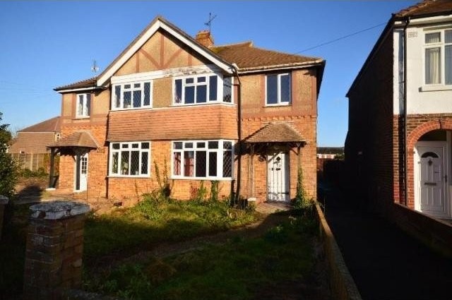 3 bedroom Semi-Detached House For Sale:..