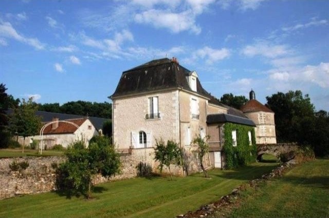6 bedroom House For Sale: 41700 CONTRES - 2