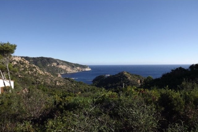 Building plot with sea views