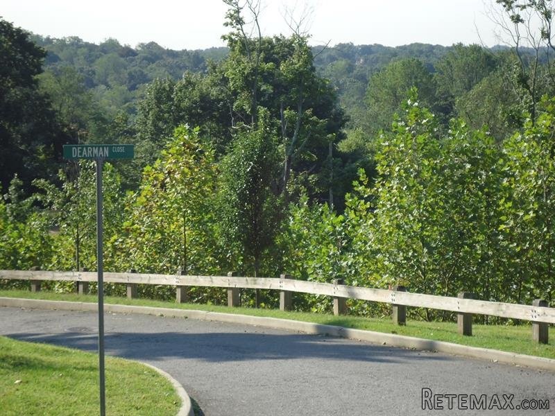 Land For Sale: 33 Dearman Close..