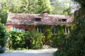 Attractive Country House With Guest..