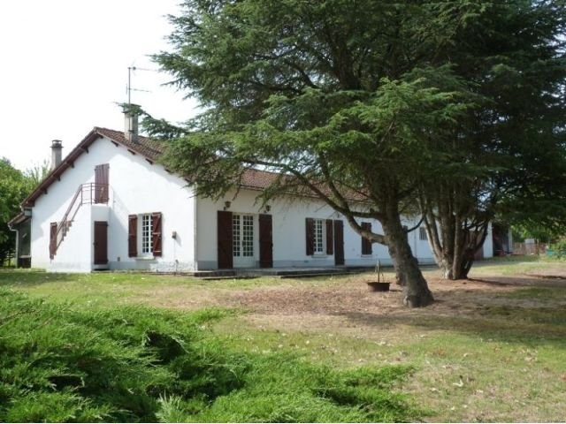 3 bedrooms house set in ~7 ha - 2