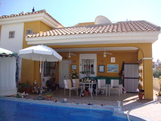 3 Bedrooms - Villa - Alicante - For Sale