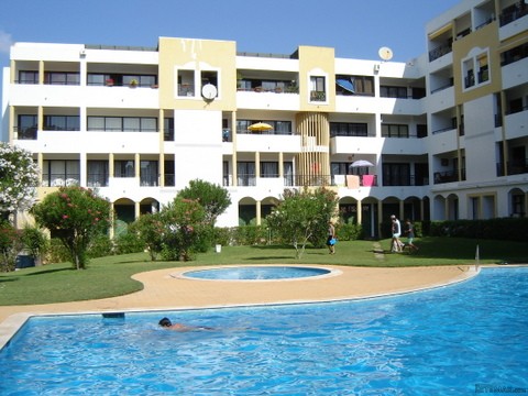2 Bed Golf Apartment In Vilamoura..
