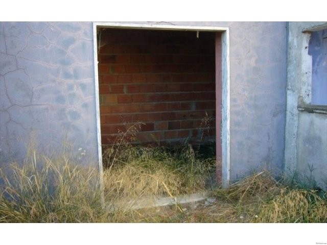 Bargain Apartment and Outbuildings near.. - 2