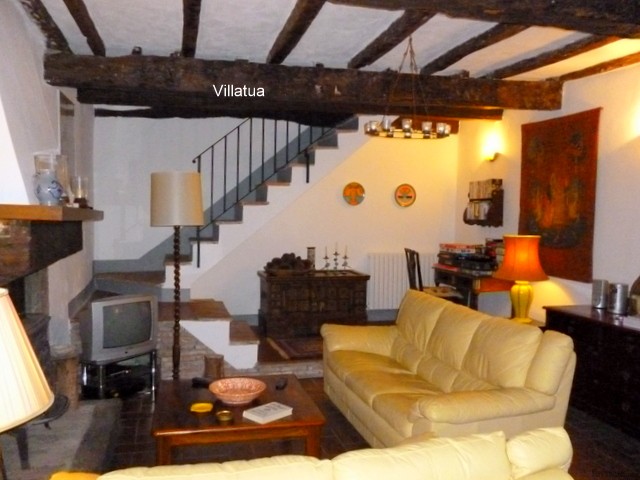 Country/farmhouse - For Sale -.. - 2
