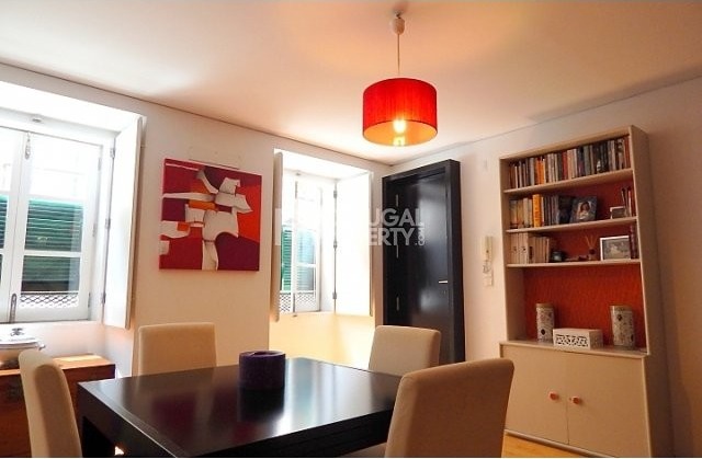 Cozy 2 Bedrooms Apartment in Lisbon - 2