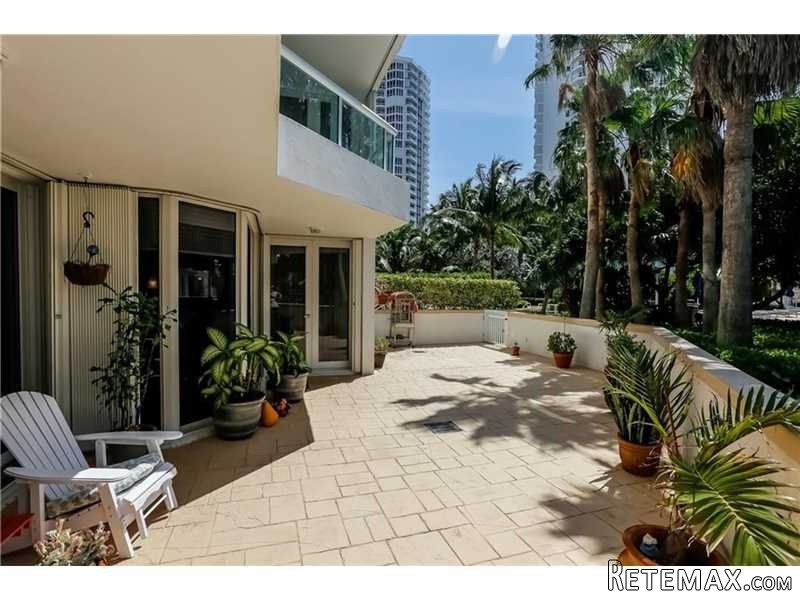 2 bedroom Flat For Sale: 21055 YACHT.. - 2