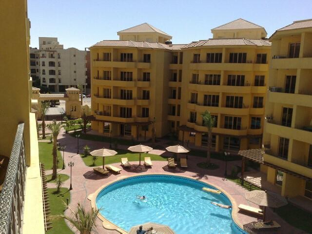 2 Bedroom Resale Apartment In British..