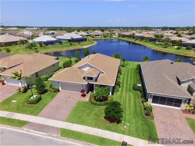 2 bedroom House For Sale: 631 Gossamer.. - 2