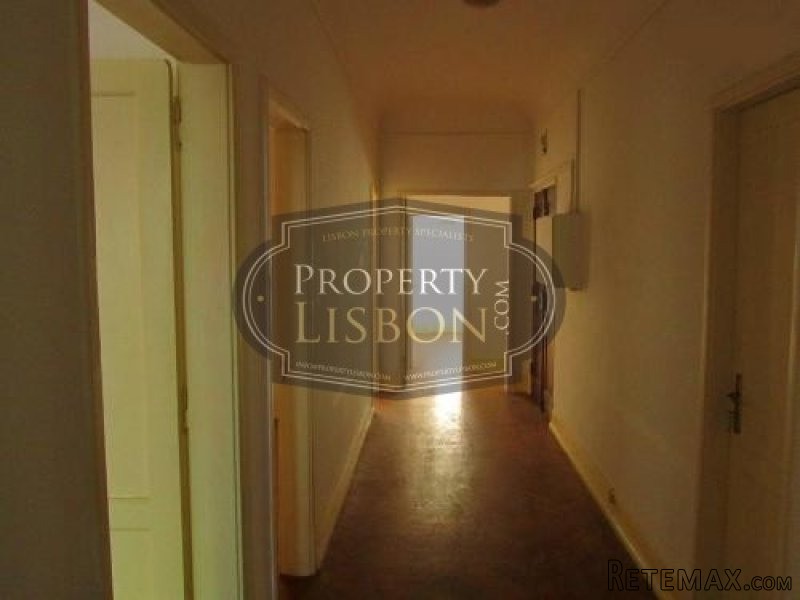 T4 Lisbon Apartment in Sao Sebastiao da - 2