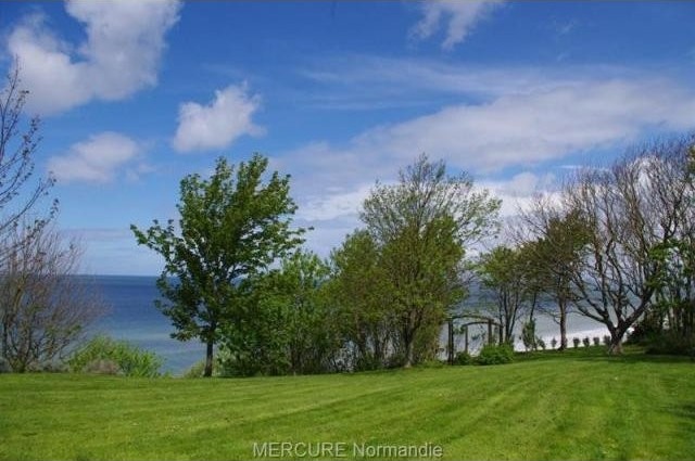 9 bedroom House For Sale: 14910.. - 2