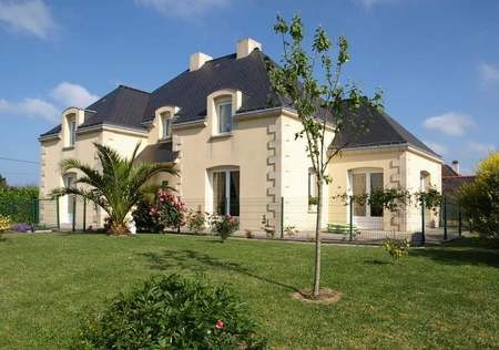 Vast Contemporary Coastal Property