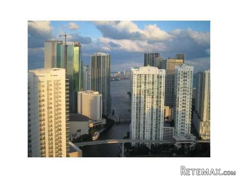 2 bedroom Flat For Sale: Miami 33130