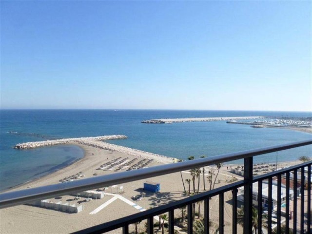 APARTMENT FOR SALE IN FUENGIROLA