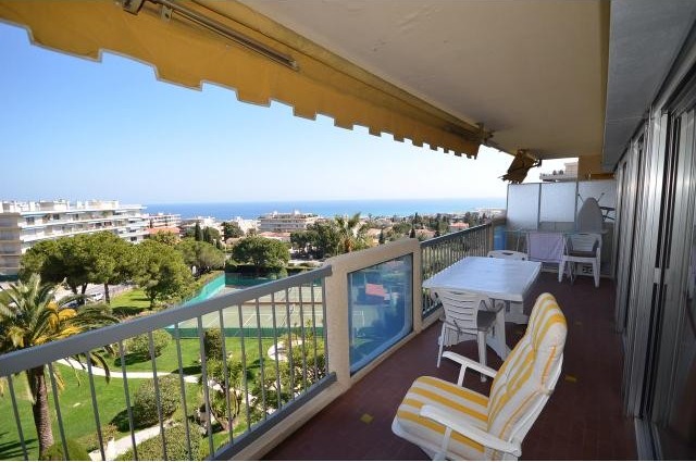 Bright open plan one bed with terrace - 2
