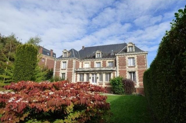 6 bedroom Character For Sale: 80500..