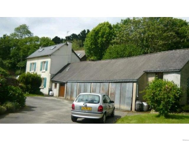 House with 5 Garages - 2