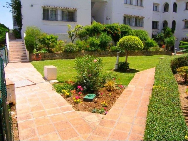 Apartment - OPPORTUNITY. WELL PRESENTED.. - 2