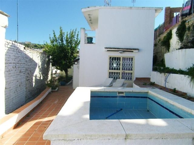 Town House - A cosy 3 bedroom, one..