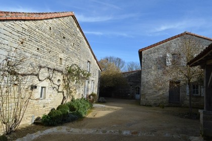 Two beautiful stone properties: great.. - 2