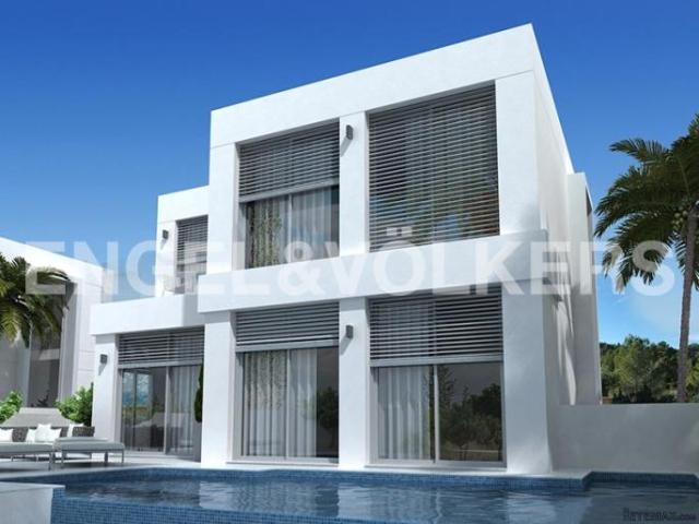 IMPRESSIVE MODERN VILLA IN GUARDAMAR - 2