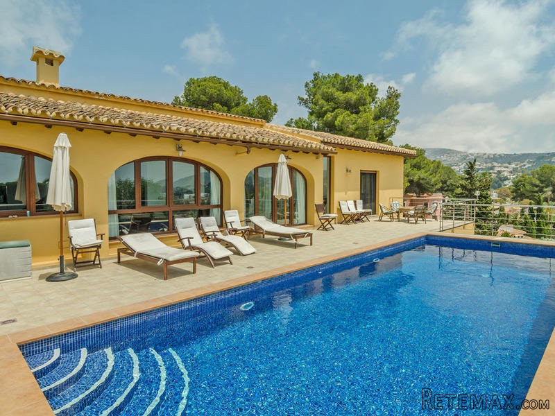 5 Bedrooms - Villa - Alicante - For Sale