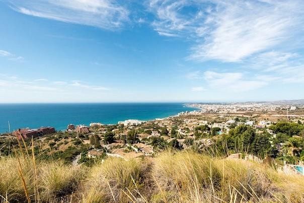 6 bedroom detached villa for sale