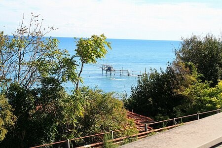 Stunning detached property 50 meters..
