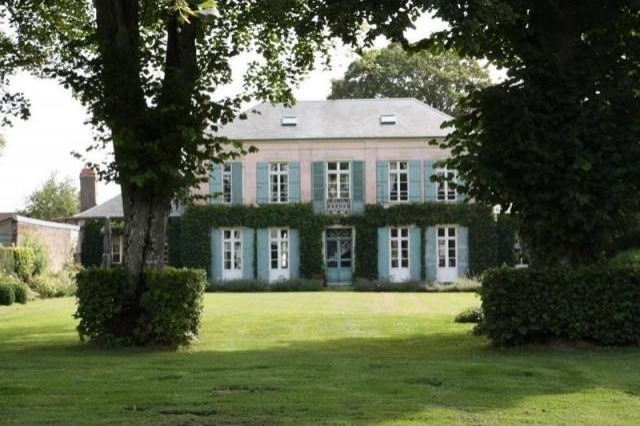 9 bedroom House For Sale: 62170..