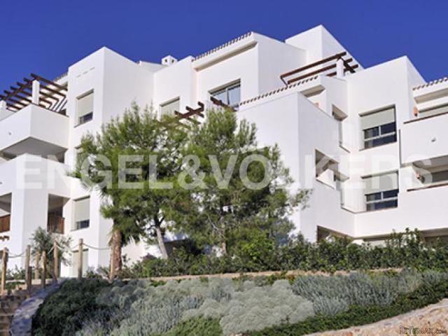 OUTSTANDING APARTMENT IN GOLF COURSE - 2