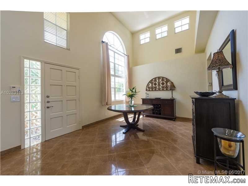 3 bedroom House For Sale: 1081 Wilshire.. - 2