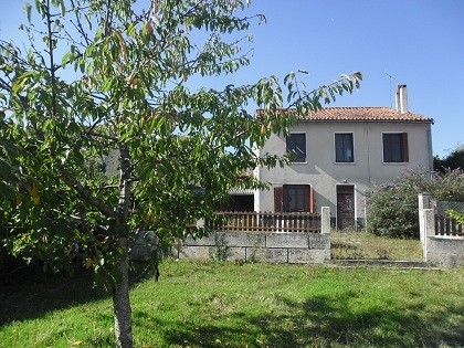 House to renovate with garden