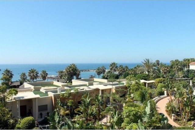 Fantastic Front Line Beach Apartment in..