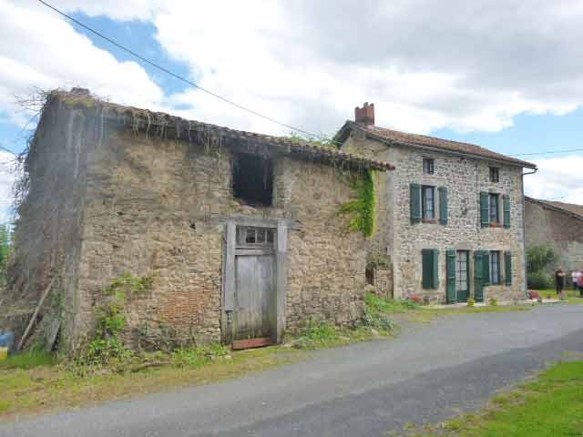 4-Bed Stone House In The.. - 2