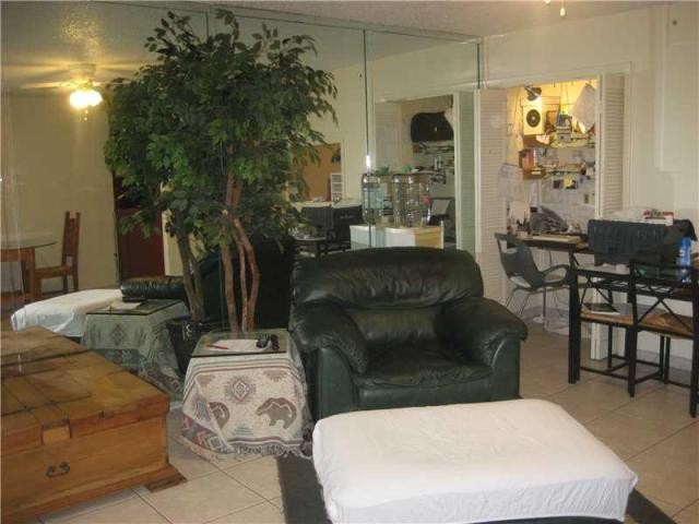 1 bedroom Flat For Sale: 201 GALEN DR #.. - 2
