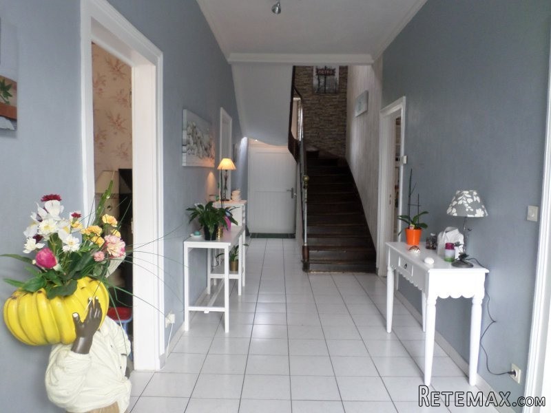 Delightfully Modest Manor House - 2