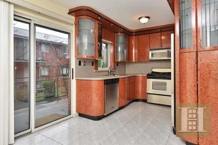 4 bedroom Apartment For Sale: 1319.. - 2