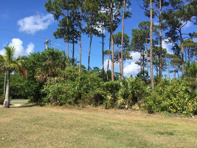 Singlefamilyvacant - Located on the.. - 2